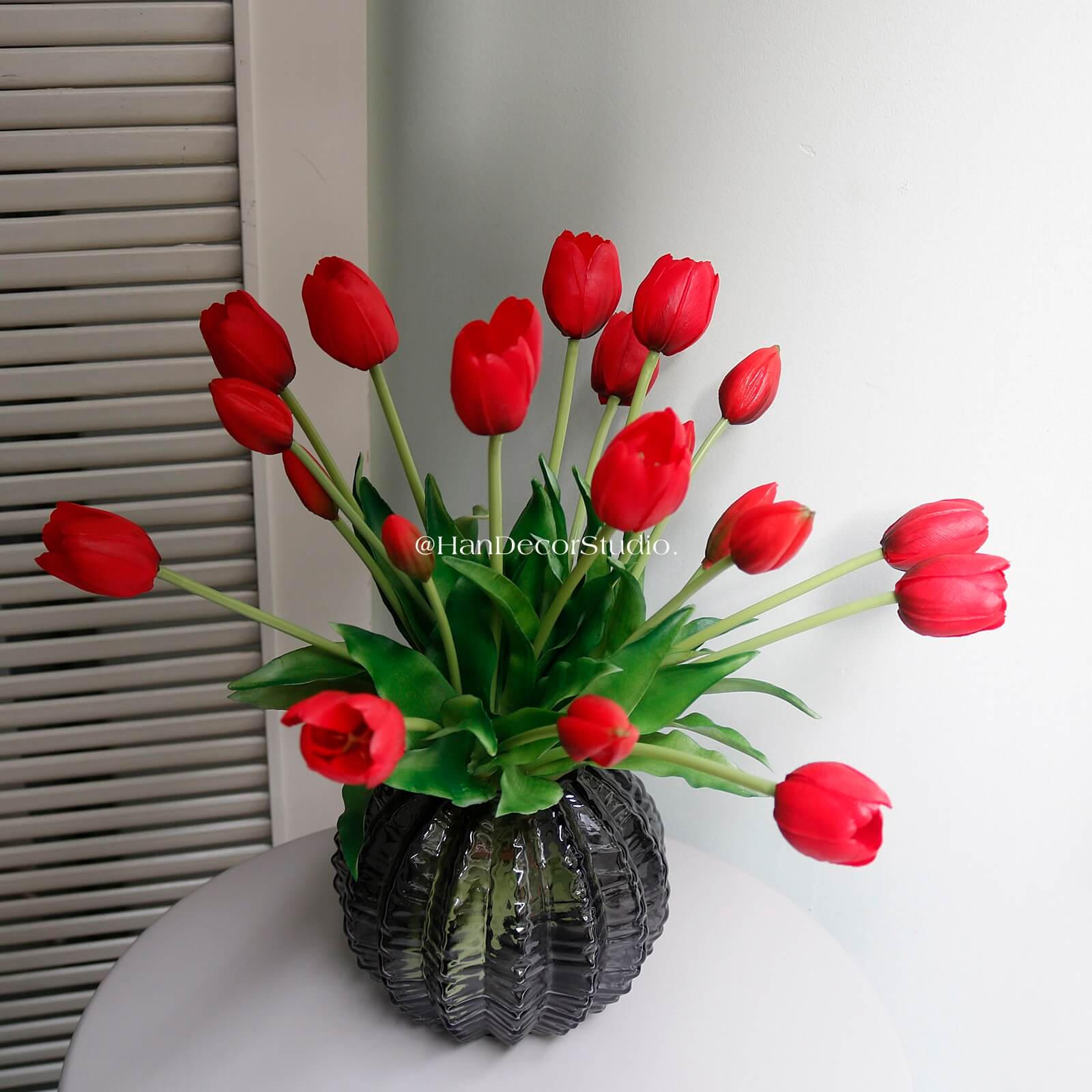 Bình hoa tulip trang trí HDC.A1